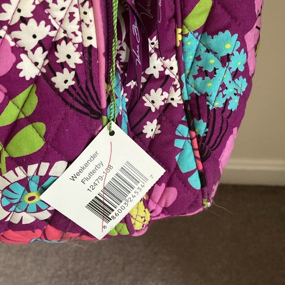 New Vera Bradley flutter by weekender - Picture 2 of 6